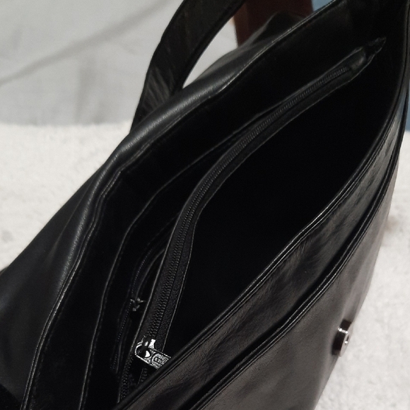 Perlina Black Leather Crossbody Bag - Picture 4 of 8